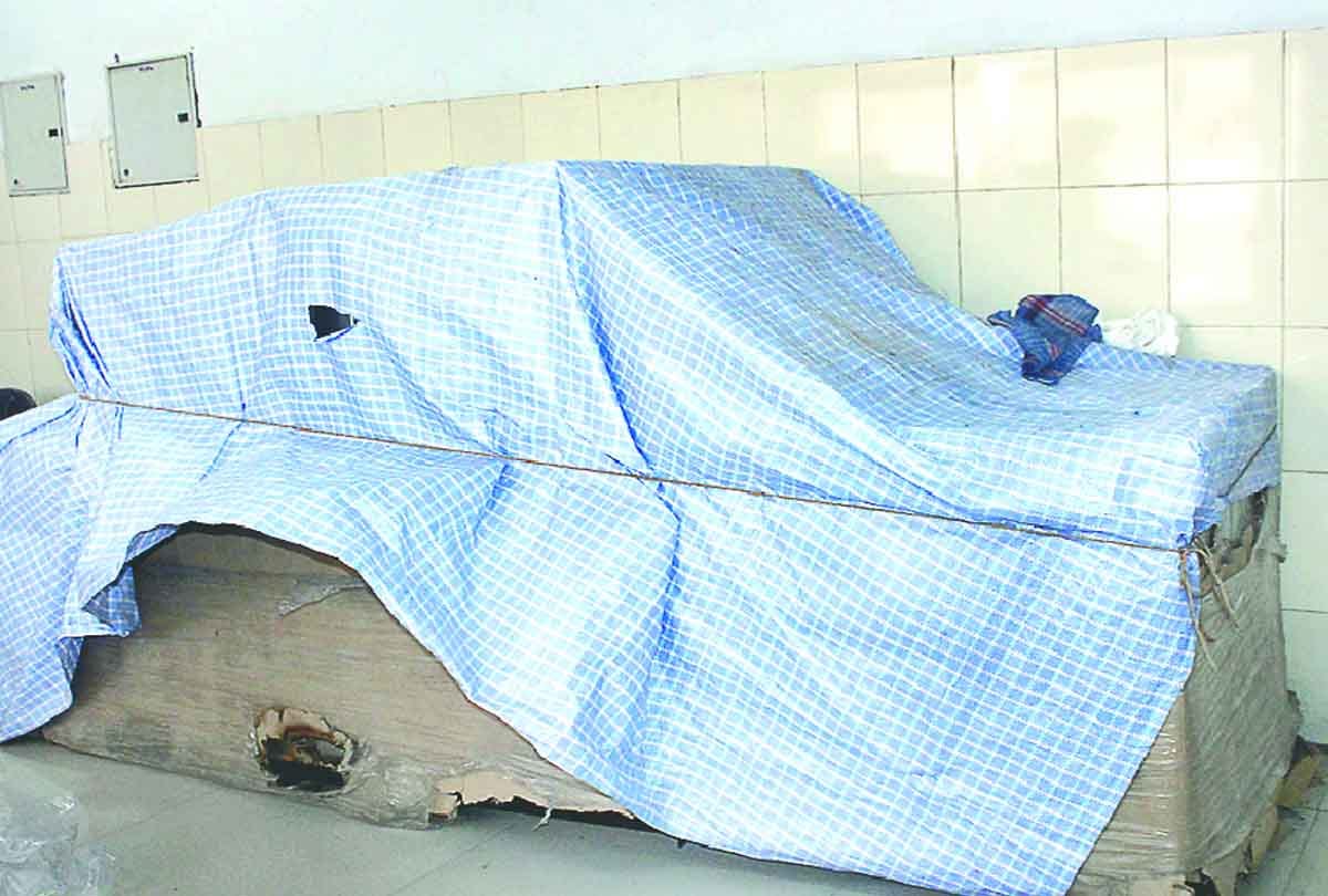 Postmortem house deep freezer in Unnao district has become defective