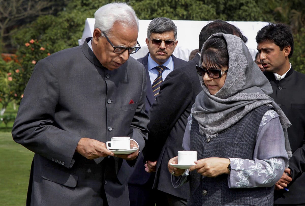 Mehbooba mufti met Governor nn Vohra in shrinagar