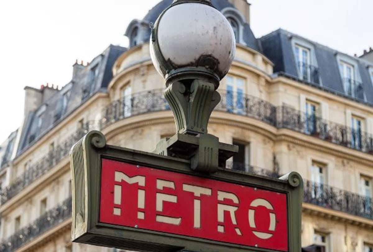 Baby born in train at paris now to get free rides till age of 25