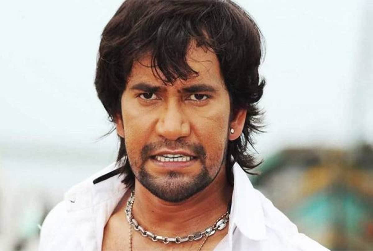 Bhojpuri Superstar Dinesh Lal Yadav Nirahua Mobbed by fans during cycling