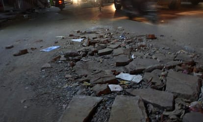 Varanasi roads will danger for people in rainy season