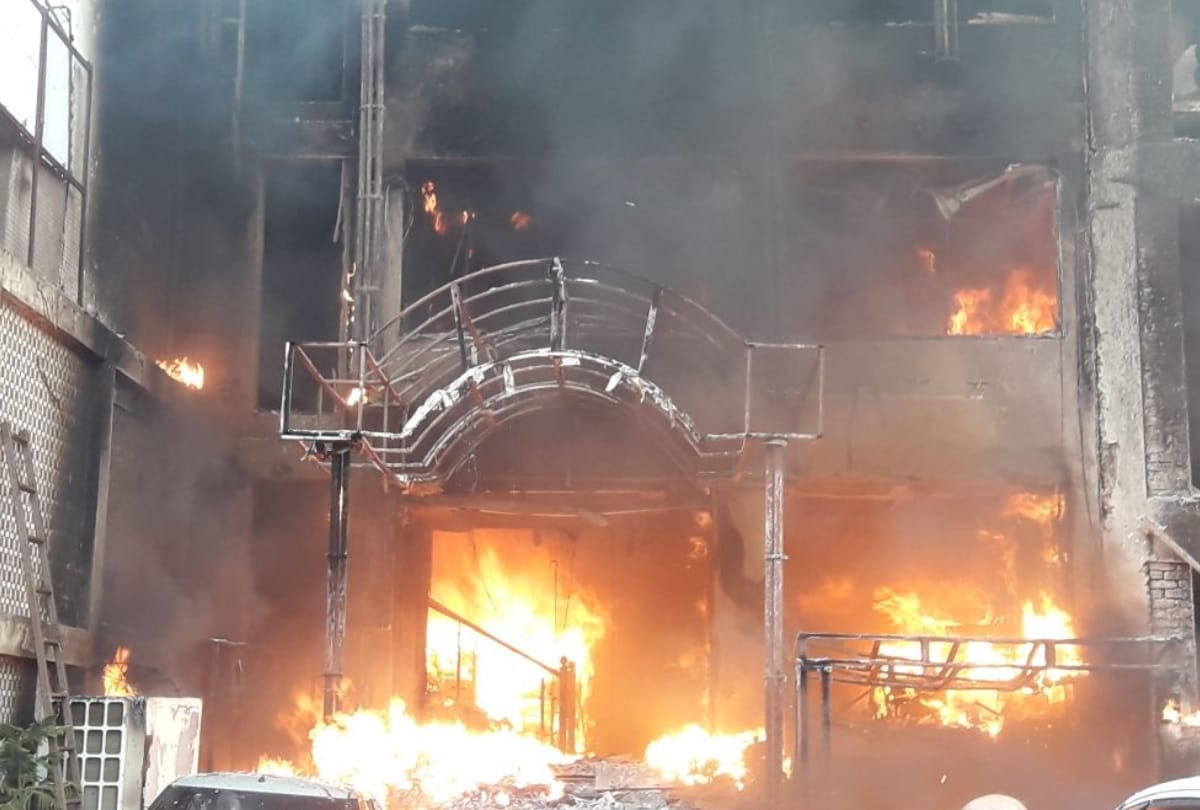 Fire broke out in SSJ International hotel located at Charbagh