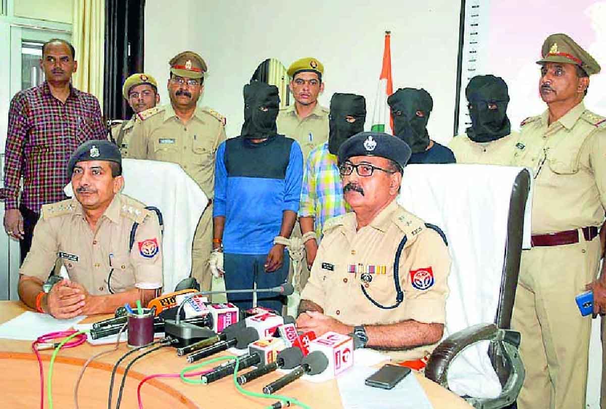 etawah police arrested four online cheaters