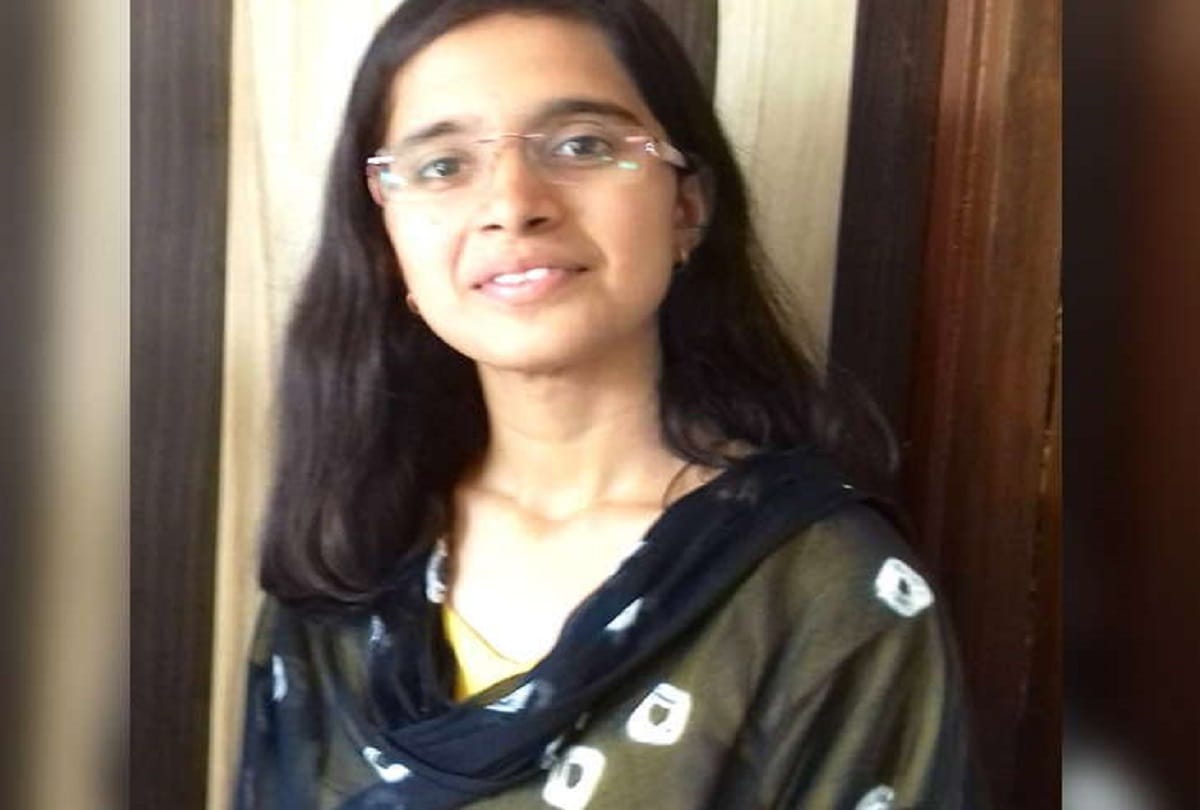 Sudeeksha bhati Get 3.8 Crore Scholarship, journey From Bulandshahr To Babson College Massachusetts