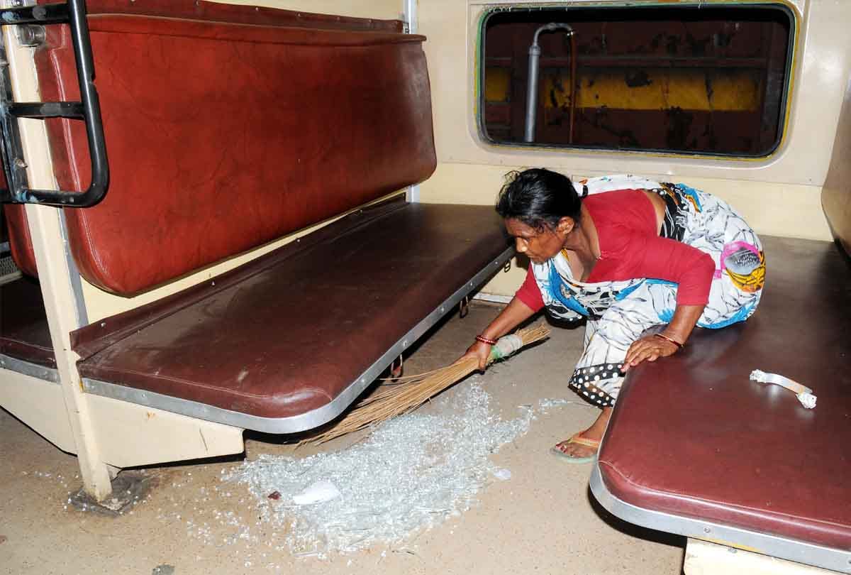 Candidates of police recruitment examination break glasses in Sabarati Chaura Express