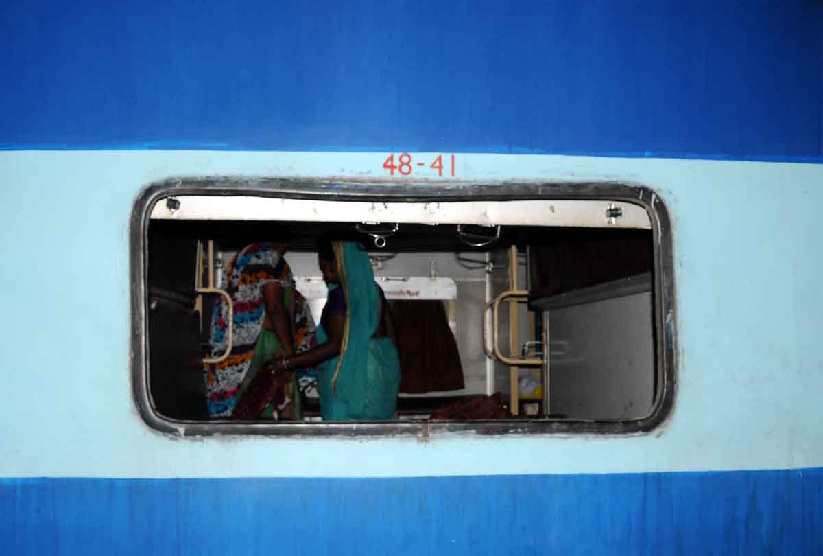 Candidates of police recruitment examination break glasses in Sabarati Chaura Express