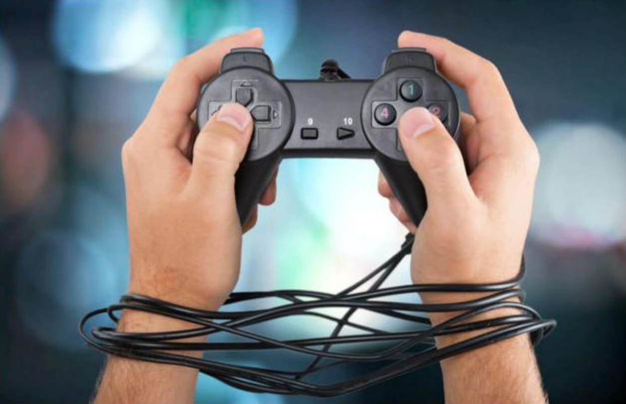 coronavirus parenting tips advice during lockdown tips to remove child mobile and video game habits