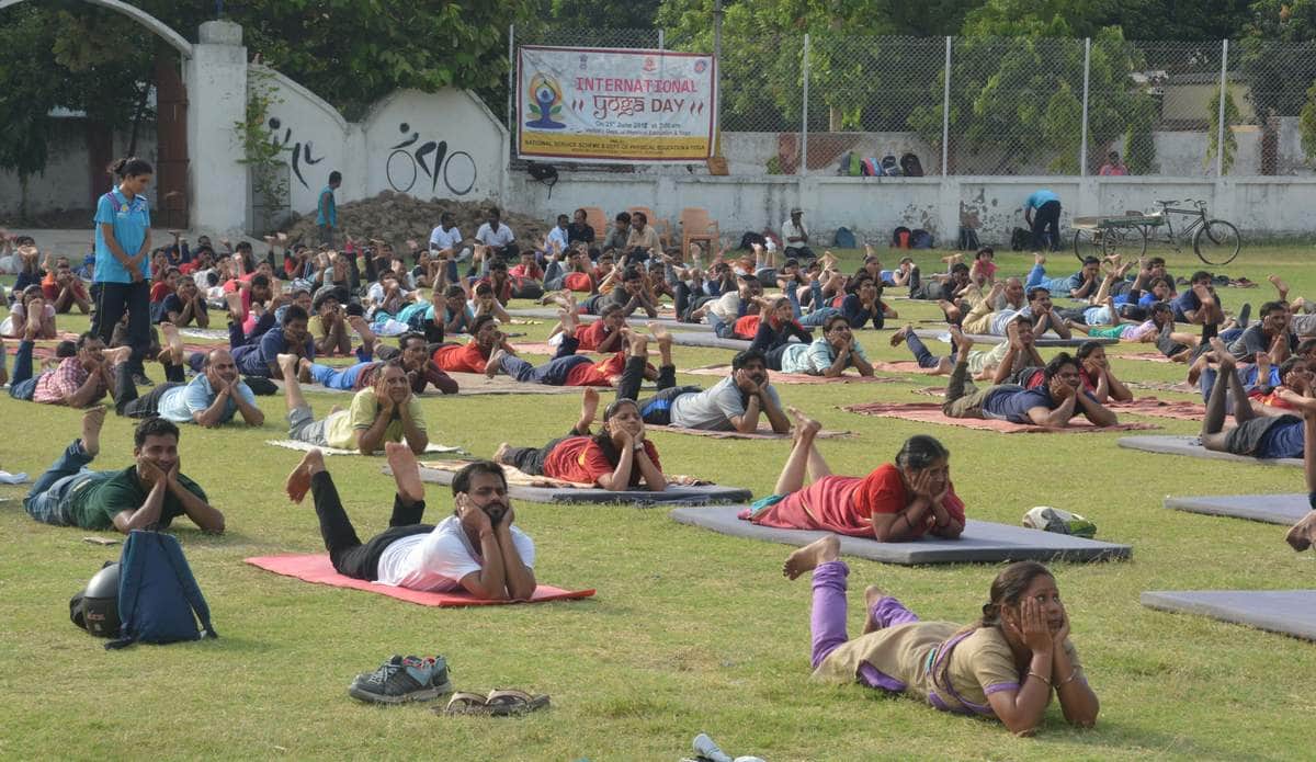One lakh people will yoga on world yoga day in varanasi