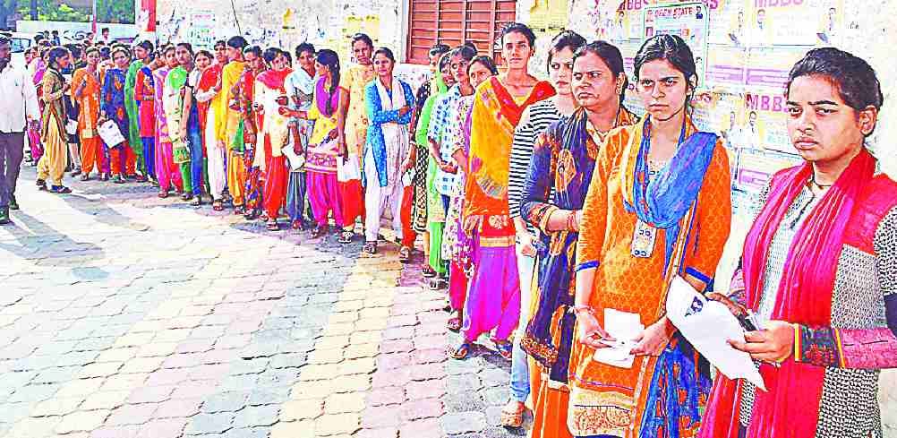 9419 candidates got exam for becoming soldiers