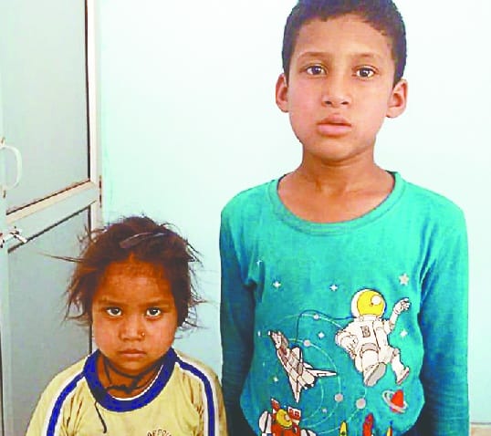 Two children left the bus at the father