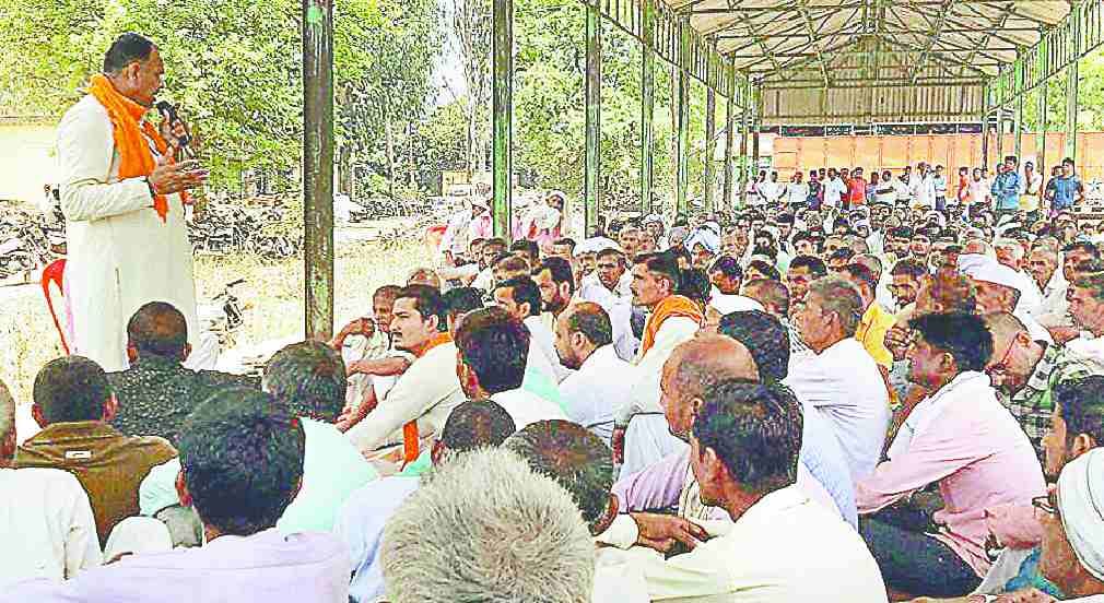 Panchayat for seizure of missing teenager