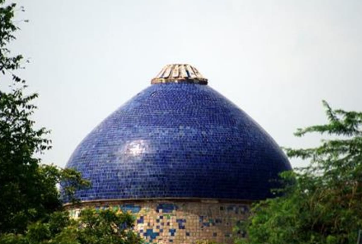 conservators discover 16th Century Wall Paintings in sabz burj in delhi