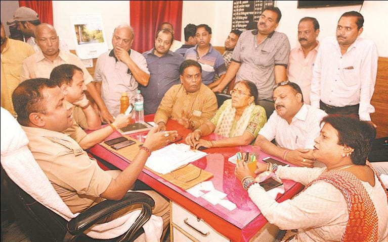 Controversy over breaking of wall of Nagla Panchayati Gaushala