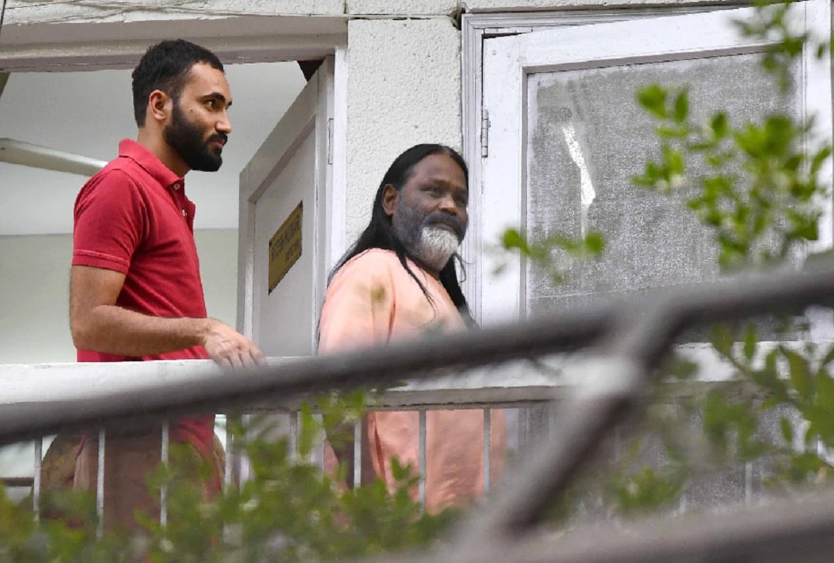 Police take statements of girls leaving Gurukul in daati maharaj rape case