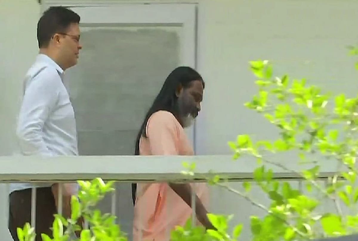 Daati Maharaj clarify about rape case says i am not guilty