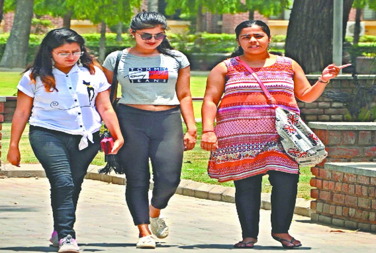 Delhi university Admission- problems due to slow Server, today last day of first cutoff admission 