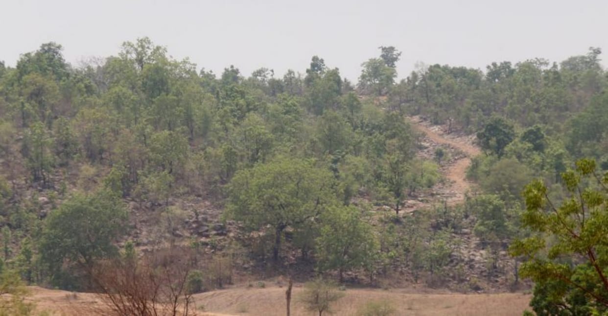 MP padho ghati village people cut a road on hill like Dashrath Manjhi