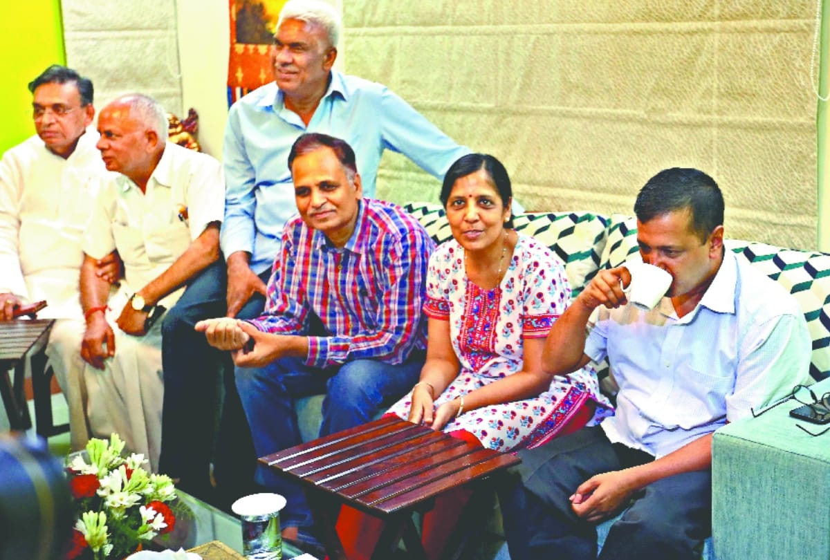 delhi cm arvind kejriwal go to bangalore for health treatment