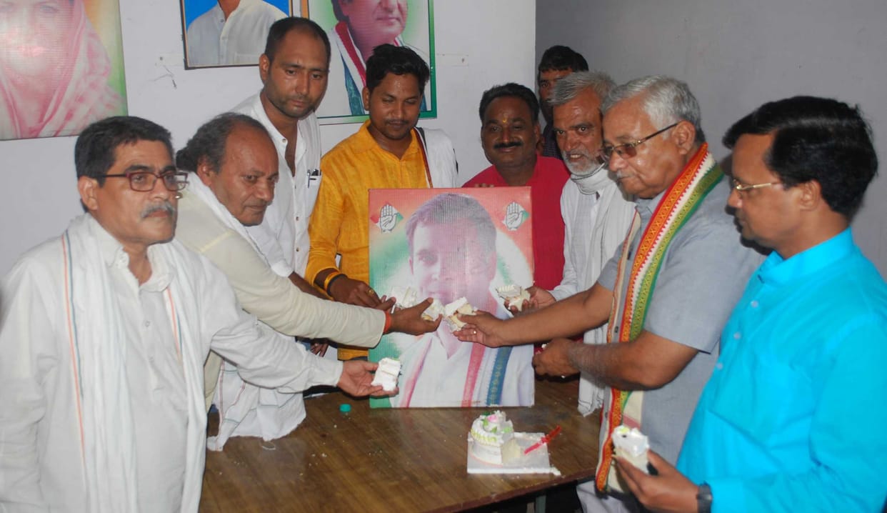 राहुल गांधी ने सत्य और अहिंसा की परंपरा को किया अंगीकार
