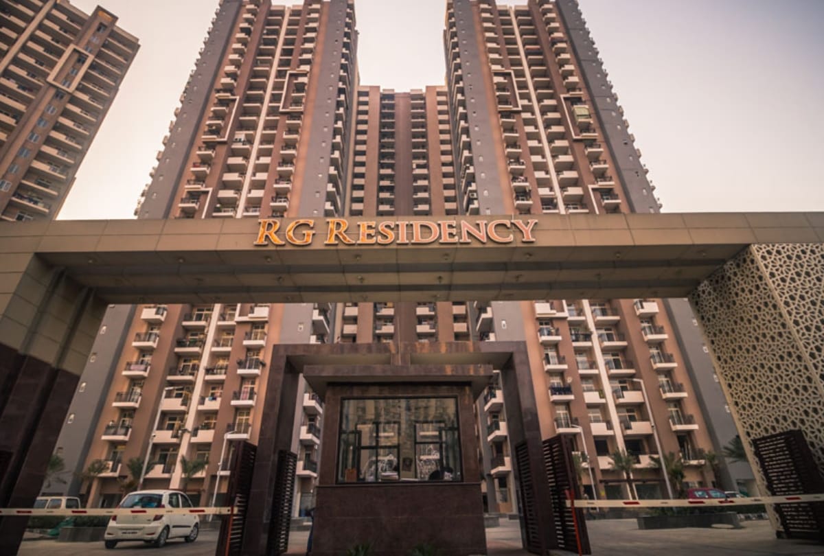 in noida rg residency society man pulls a woman lift and attempt to rape her