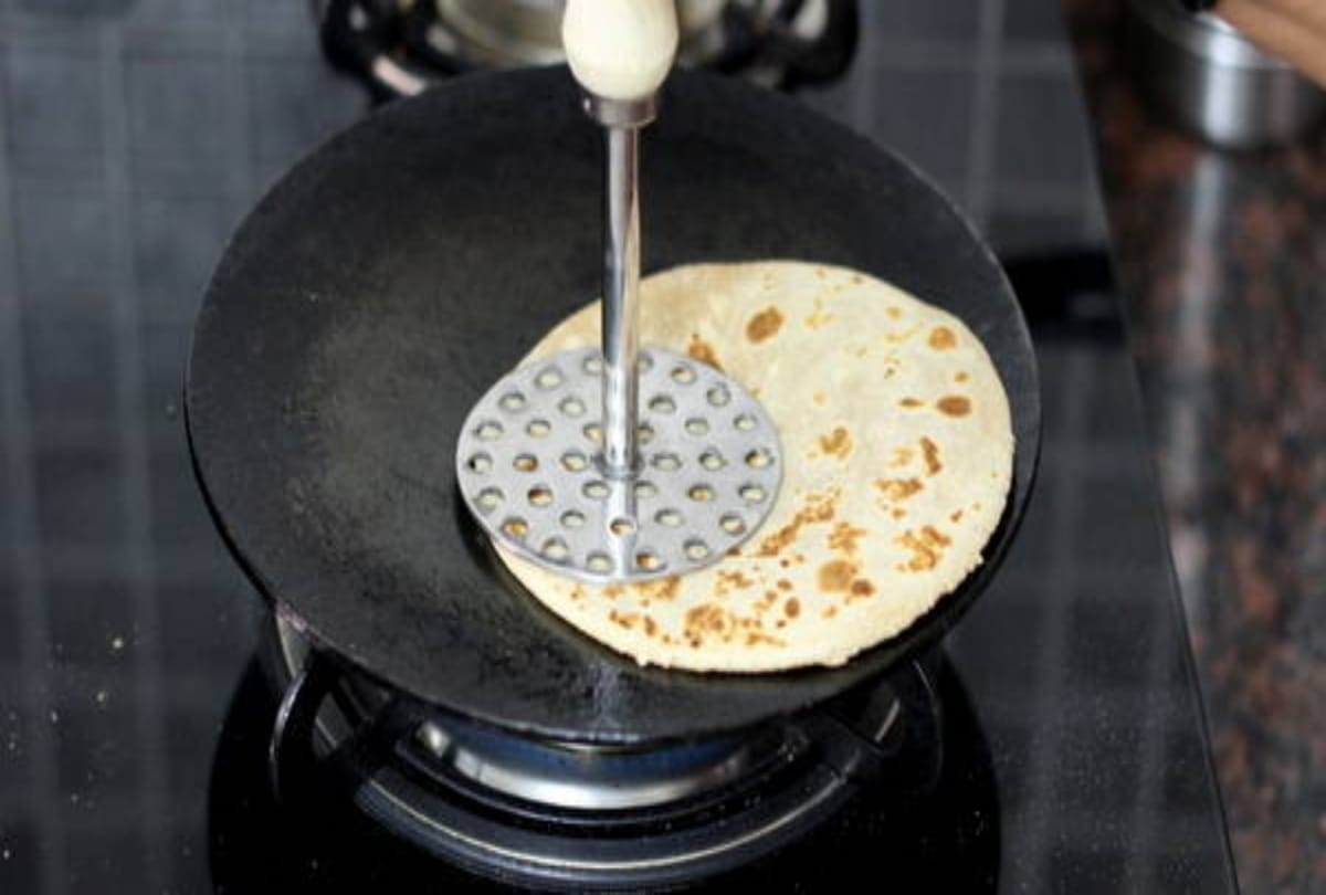 Delicious Chapati Pizza Recipe