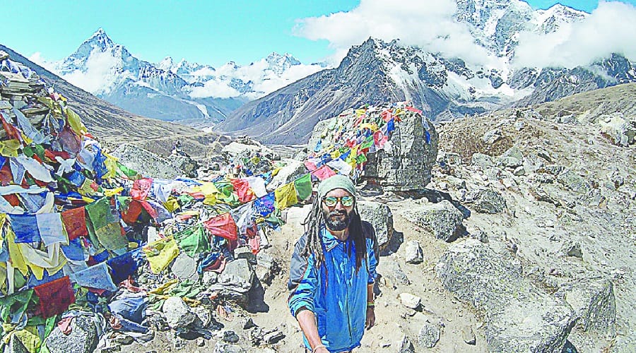 Siddhartha Chaudhary reached the base camps of mt everest