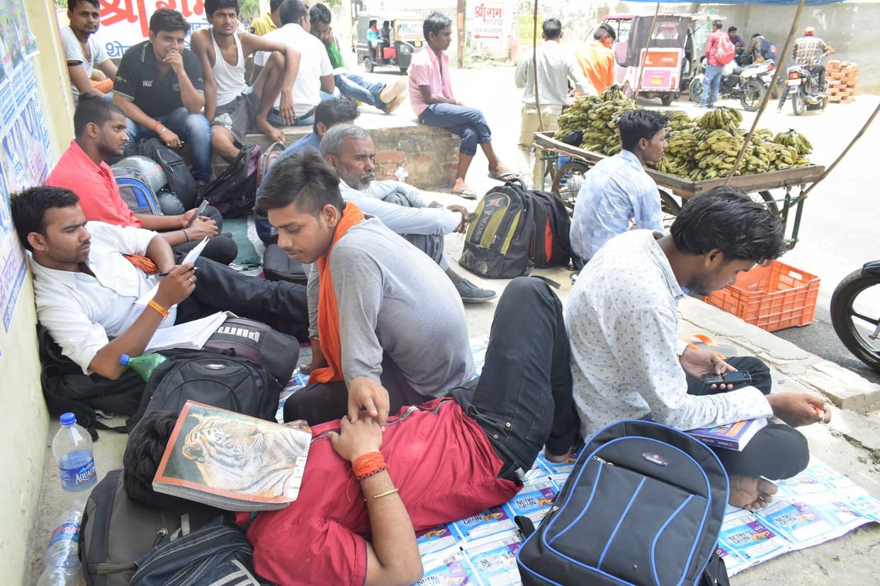 सिपाही भर्ती ने जाम किया शहर, थमी रफ्तार
