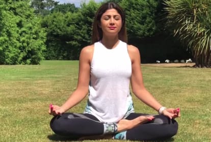 shilpa shetty yoga asanas on monday for fitness