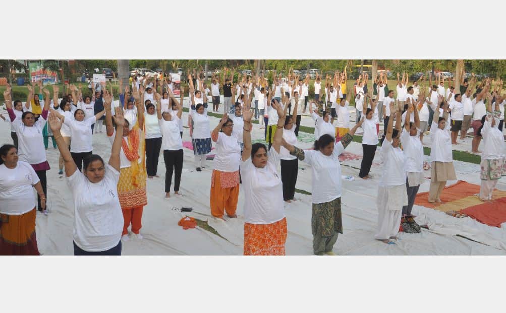 international yoga day amar ujala yogashala in dayalbagh