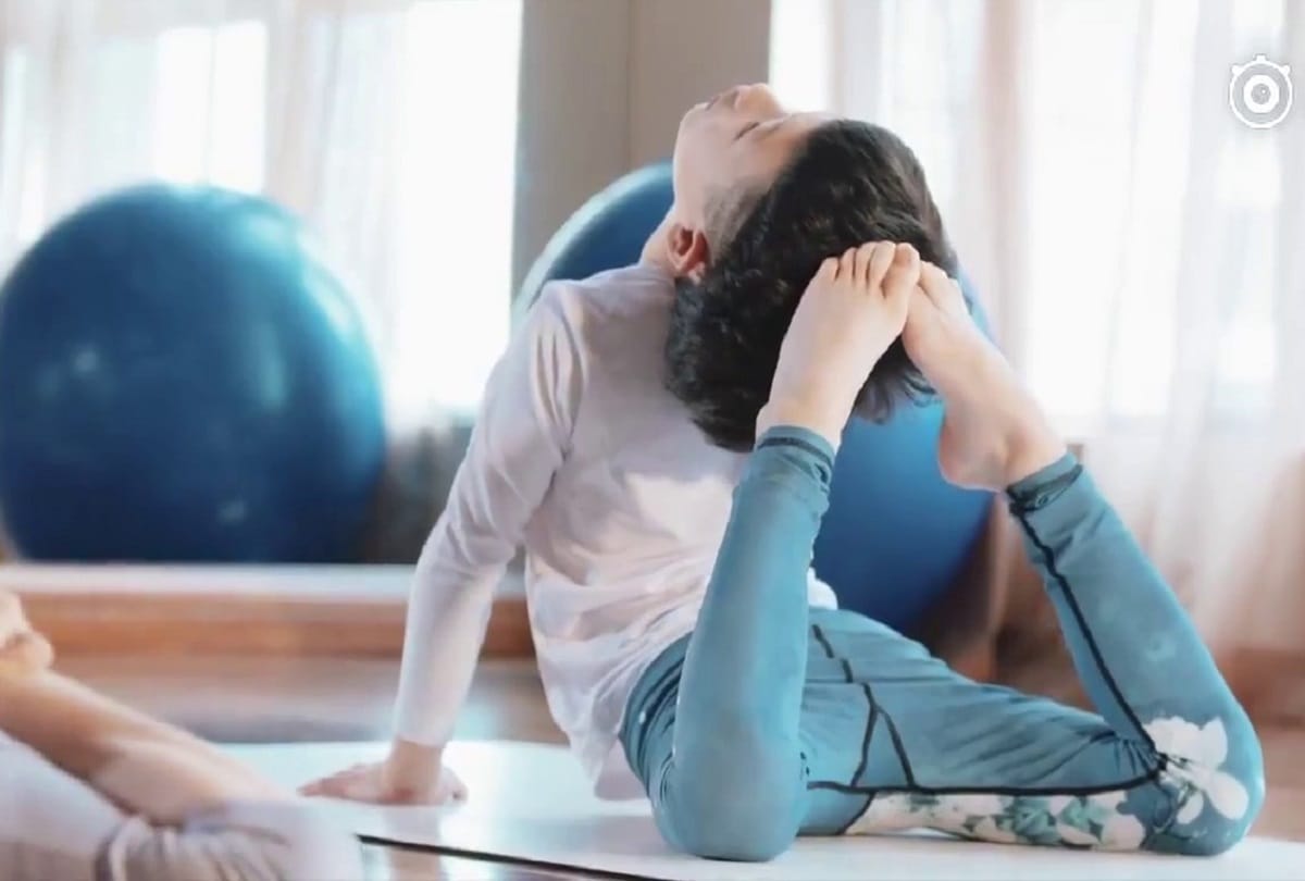 Meet with the Seven year old boy who is china youngest yoga teacher earn sixteen thousand dollar