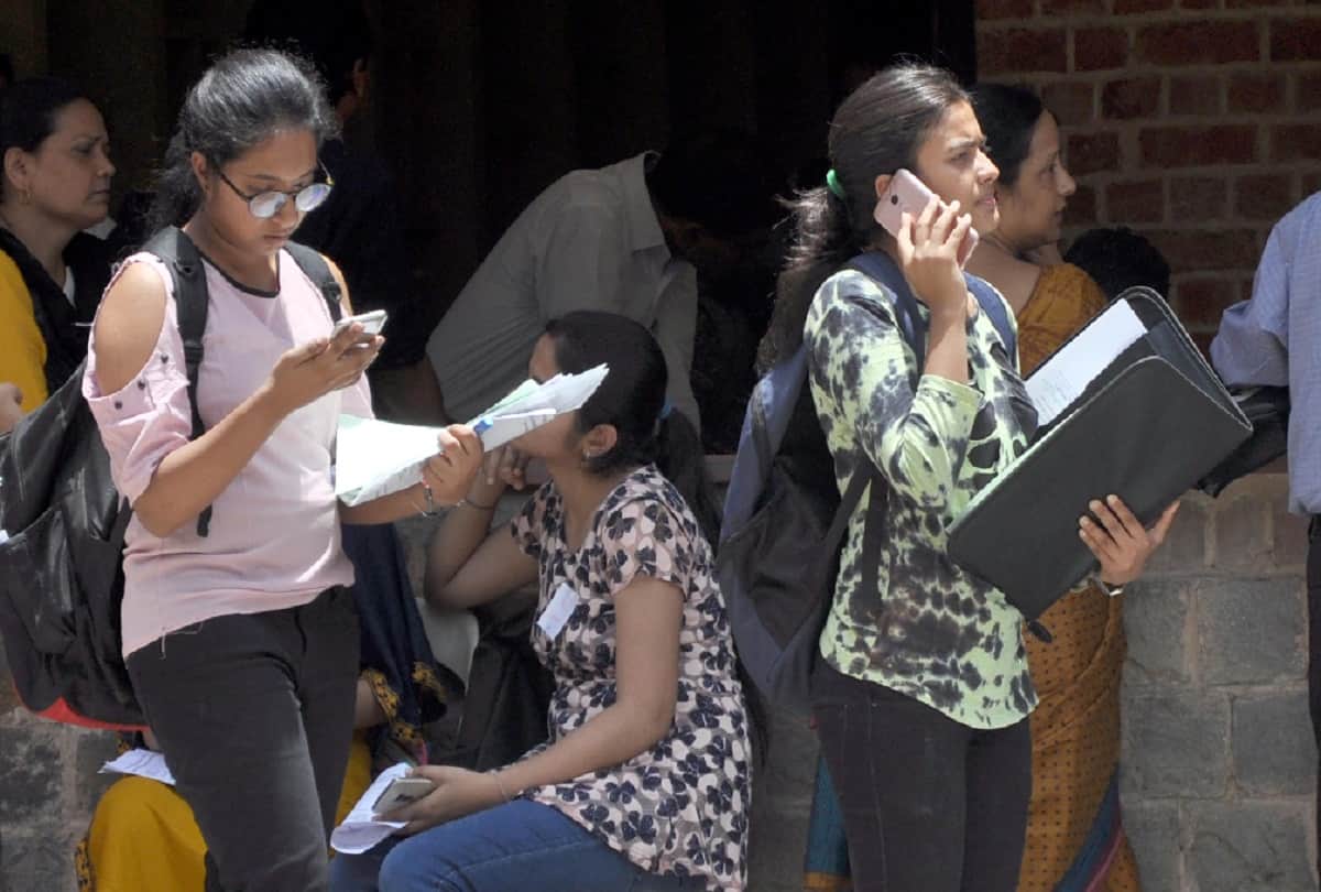 Delhi university Admission- problems due to slow Server, today last day of first cutoff admission 