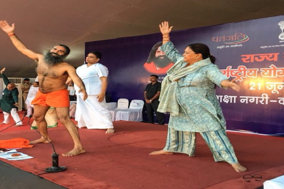 International yoga day 2018: modi cabinet ministers doing different aasan