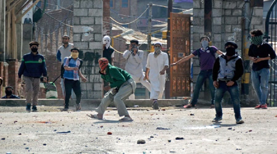 Western Uttar Pradesh youth throwing stones in Kashmir