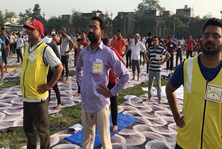 International Yoga Day: These pictures of Deoband show hidden country love, see pictures