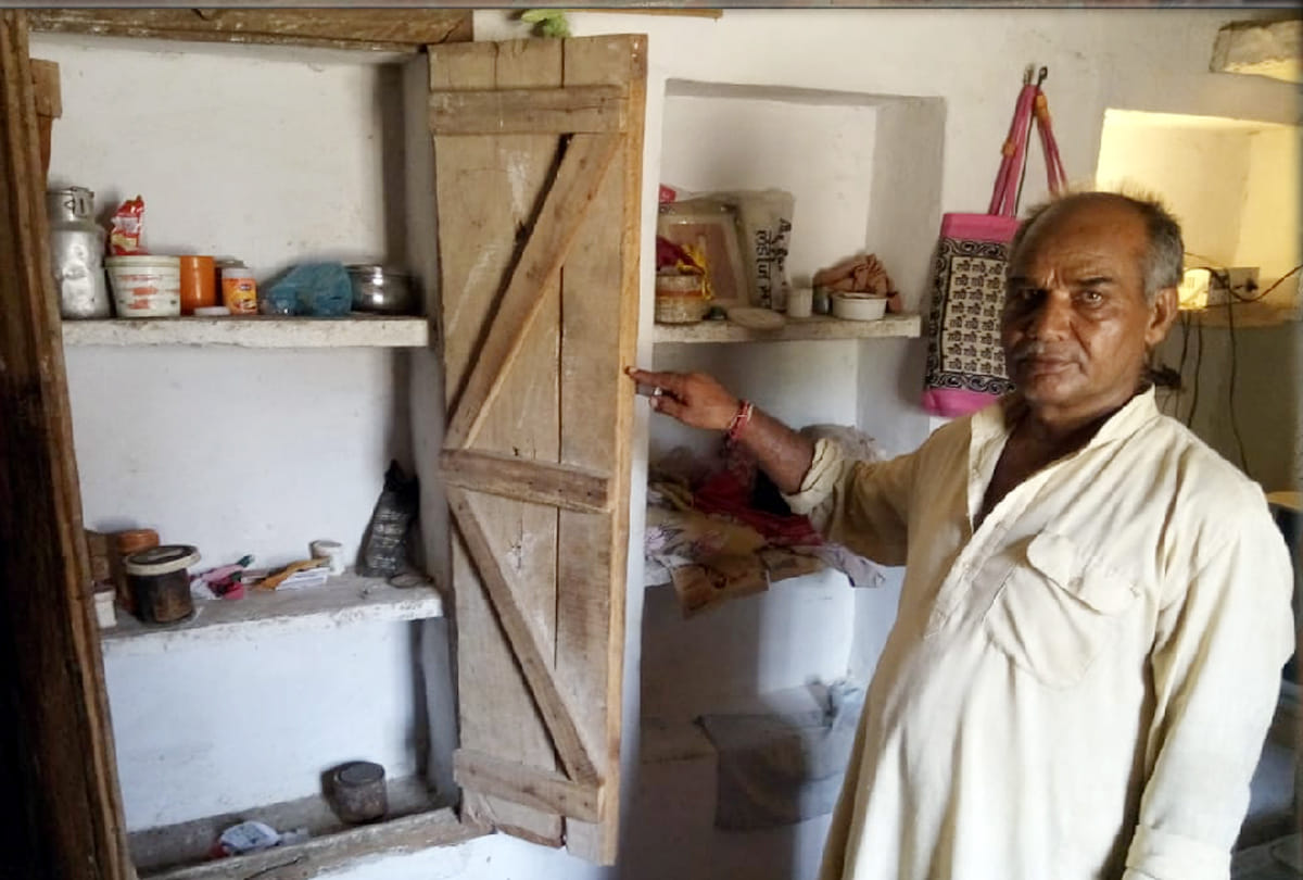 theft in judge Shivpal Singh's Ancestral house