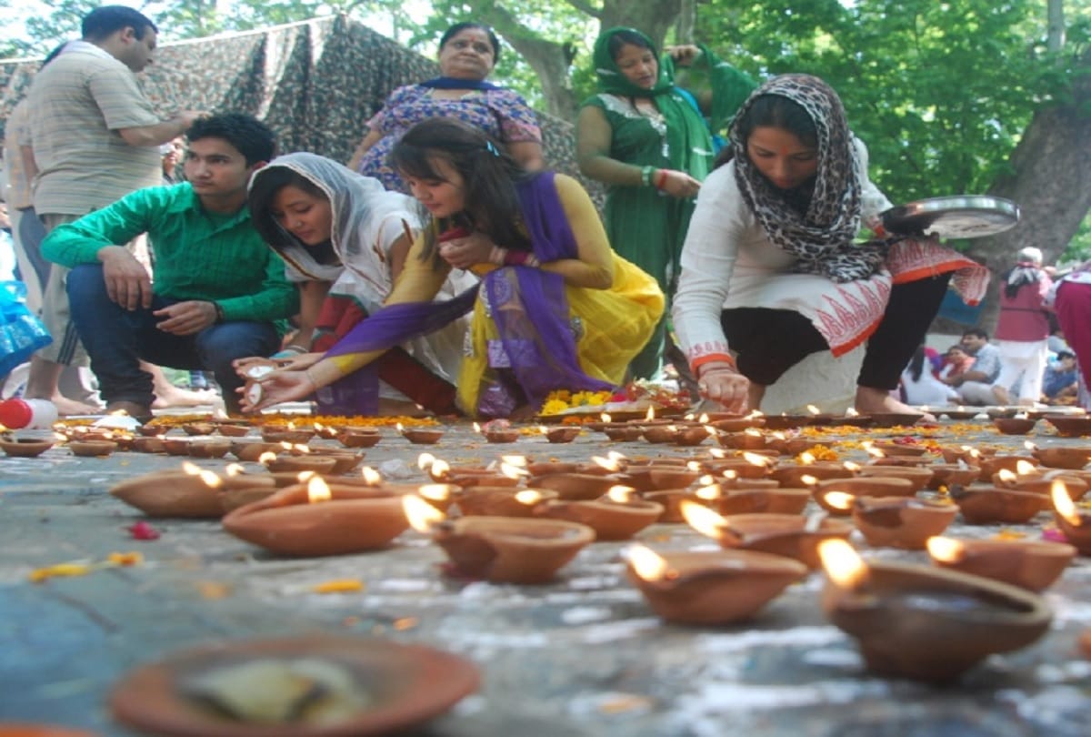 story of kashmiri pandit neeru bhatt, kashmiri pandit and 1990 case