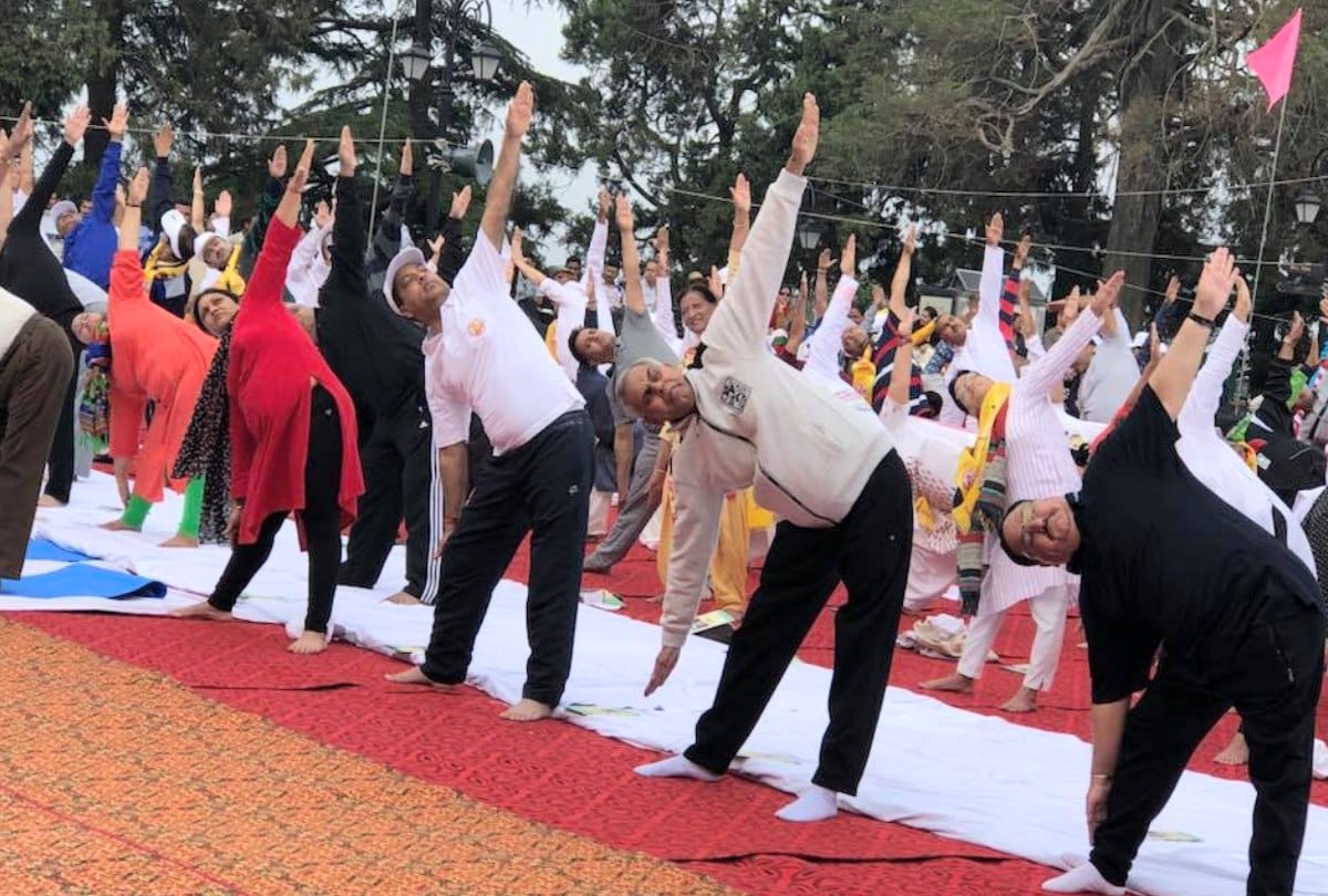 International Yoga Day at shimla ridge maidan cm jairam thakur governor acharya dev vrat