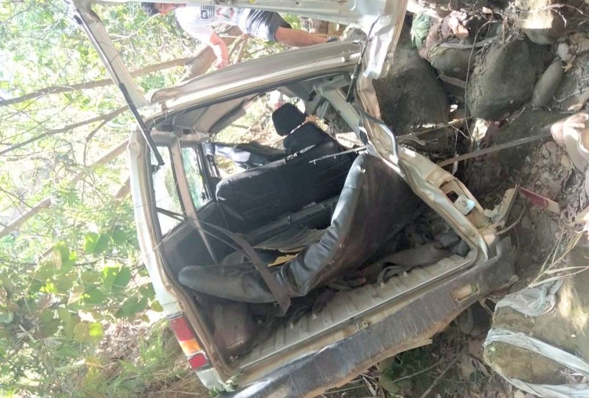 One died 11 injured in Private school van accident in Mandi Himachal Pradesh