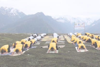 International Yoga Day Yoga by ITBP Jawans at Rohtang Pass
