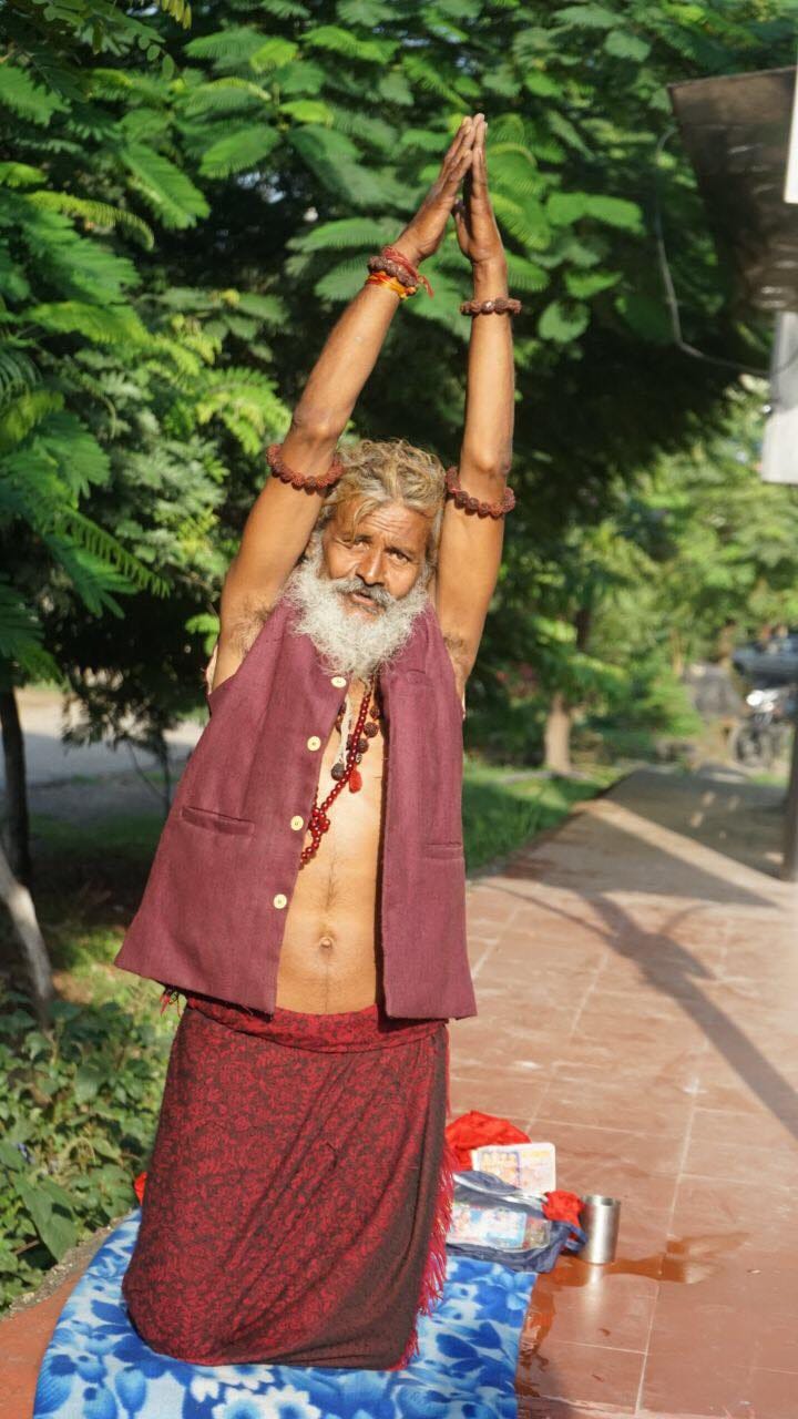 international yoga day 2018 outside pm modi program babaji become center of attraction