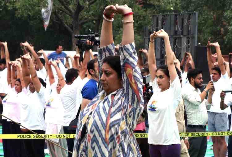 chandigarh, smriti irani fitness challenge on international yoga day