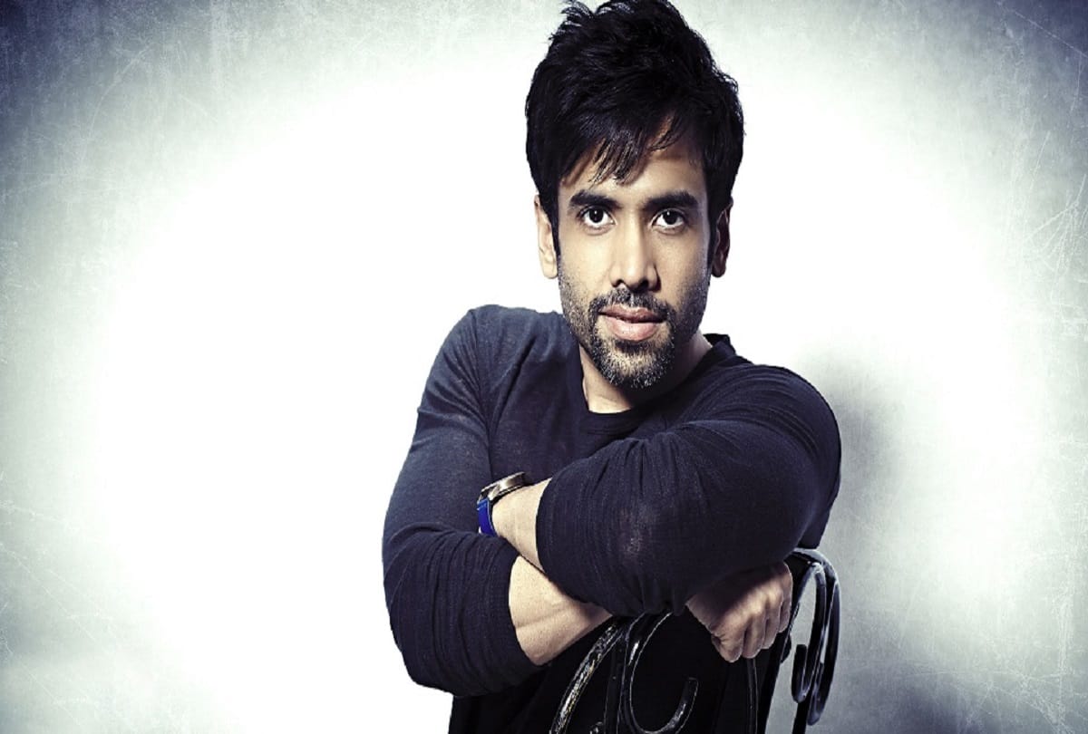 Tusshar Kapoor Reveals Why he Chose Surrogacy Instead Adoption For Baby In Kareena Kapoor Chat Show What Woman Wants