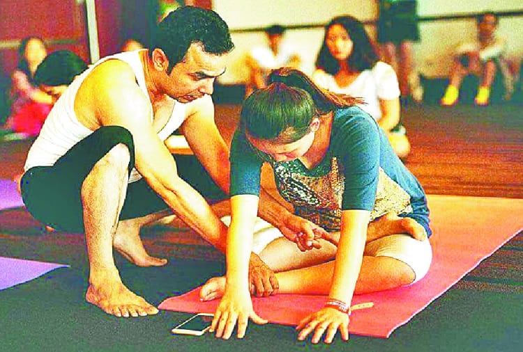 World Yoga Day: Wonderful young people from western Uttar Pradesh in China, see photos 