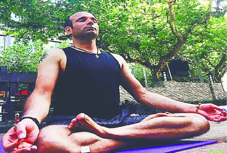 World Yoga Day: Wonderful young people from western Uttar Pradesh in China, see photos 