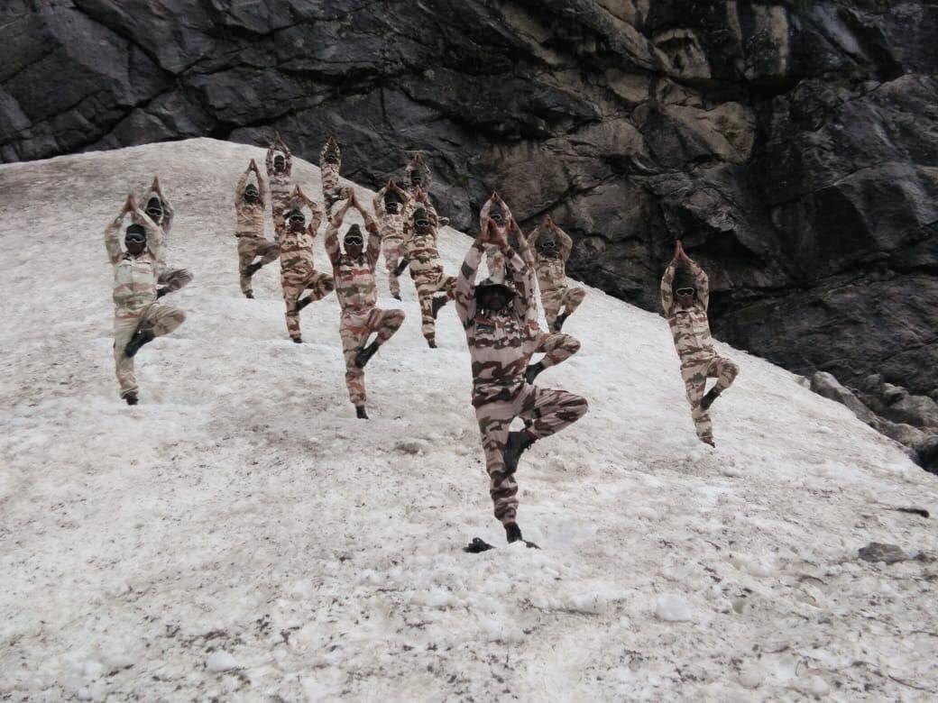 international yoga day 2018 yoga on fourteen thousand height
