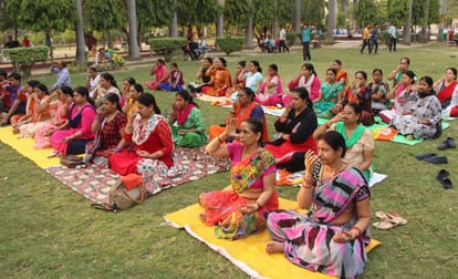 International yoga day in varanasi amar ujala and patanjali