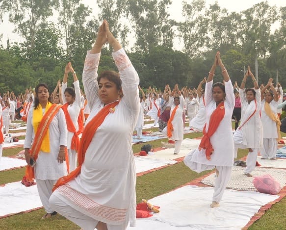 योग से निरोग रहने के गुर जानने जुटेंगे लोग