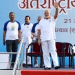 योग दिवस पर पीएम मोदी और सीएम रावत