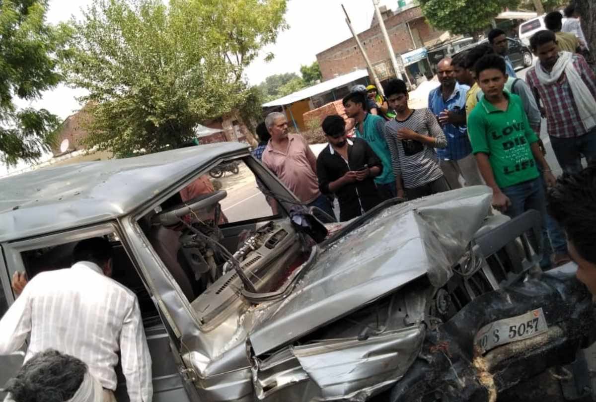 bolero hit the biker in faizabad