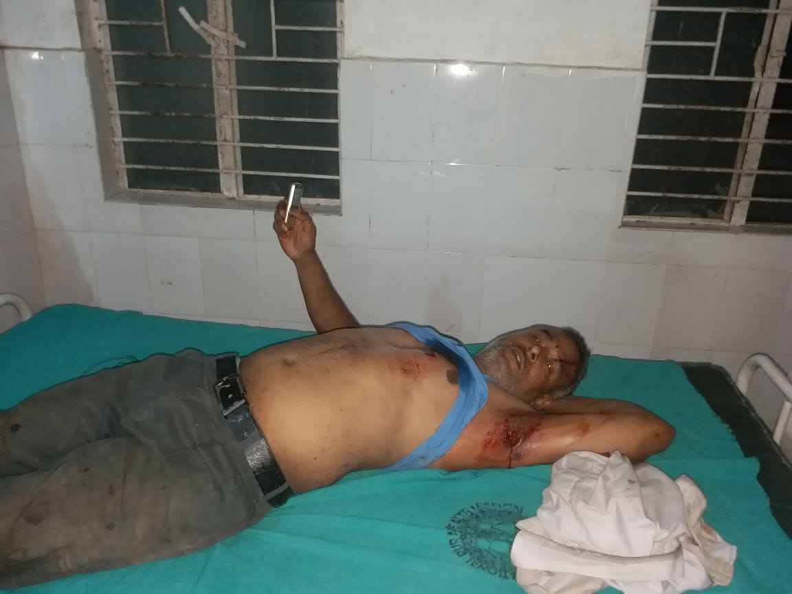 व्यवसायी को गोली मारकर तीन लाख की लूट